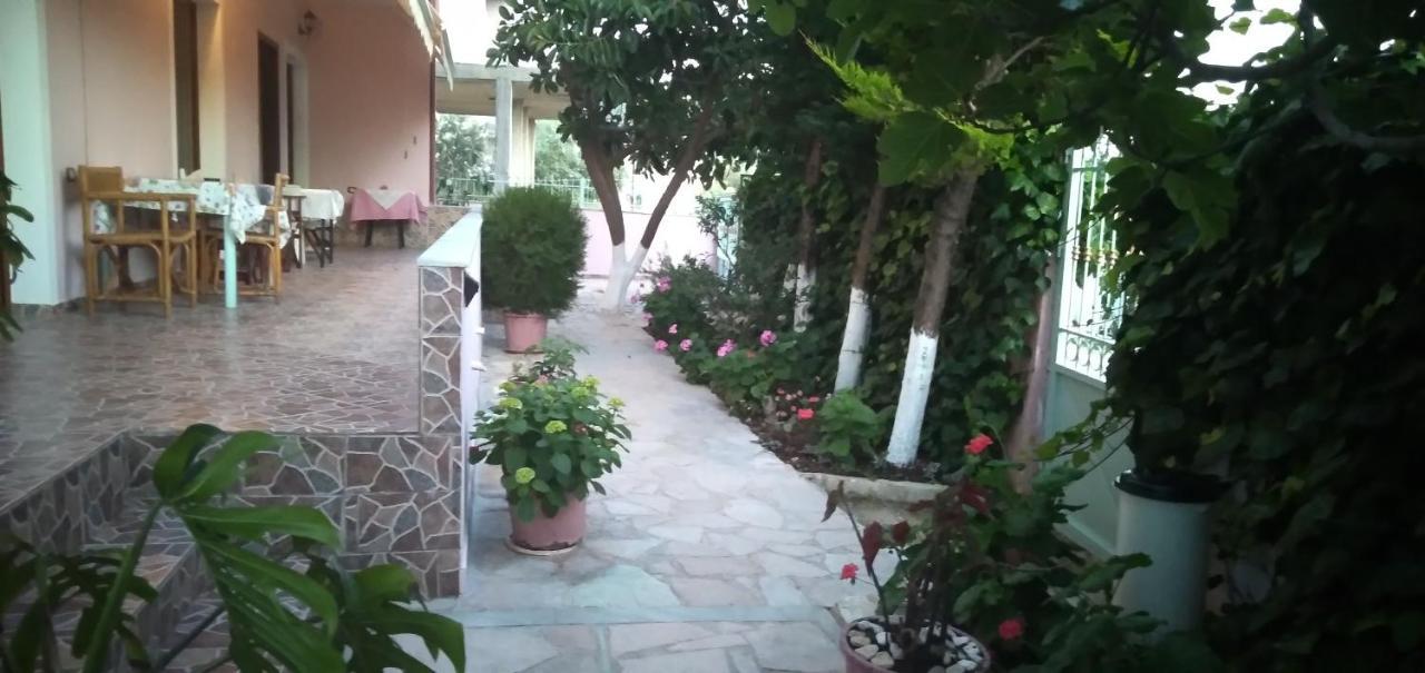 Villa Shpetim Zogaj. Ksamil Esterno foto
