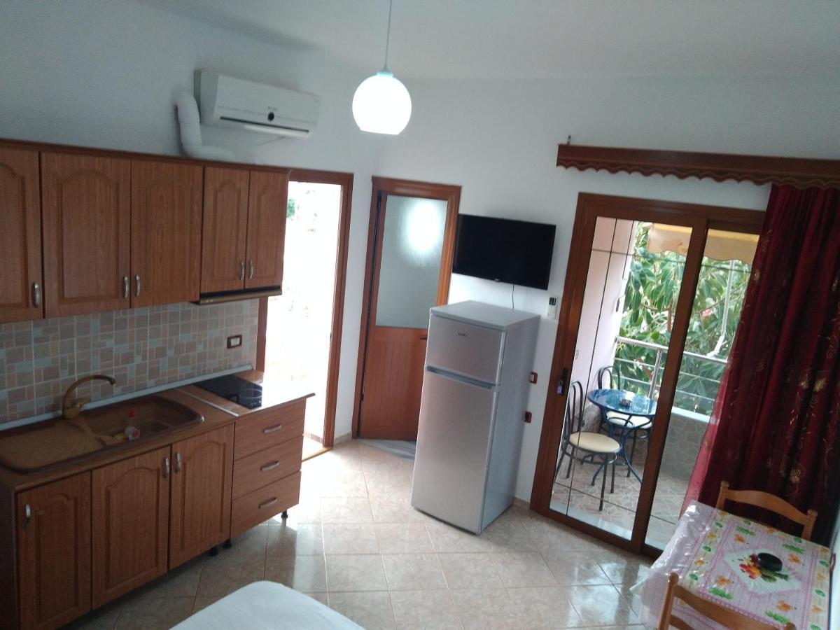 Villa Shpetim Zogaj. Ksamil Esterno foto